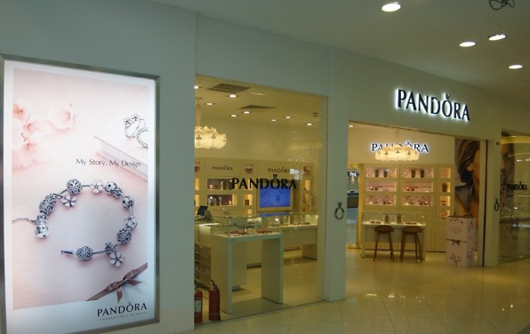 新东安PANDORA珠宝首饰店店铺设计