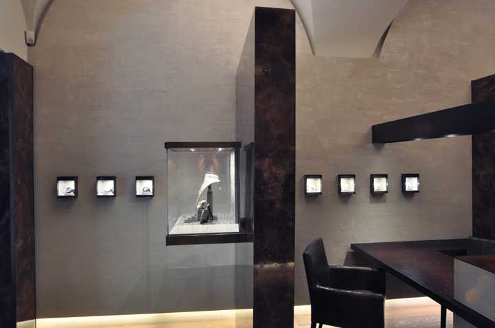 意大利Rosa Jewellery橱窗展示