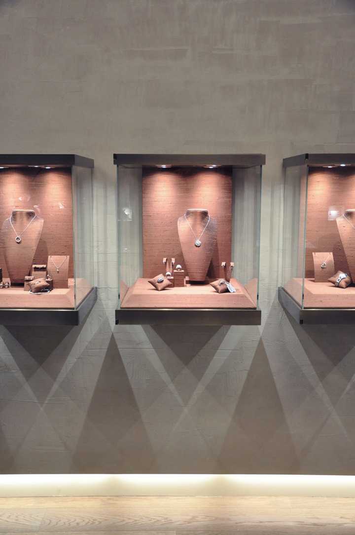 意大利Rosa Jewellery橱窗展示