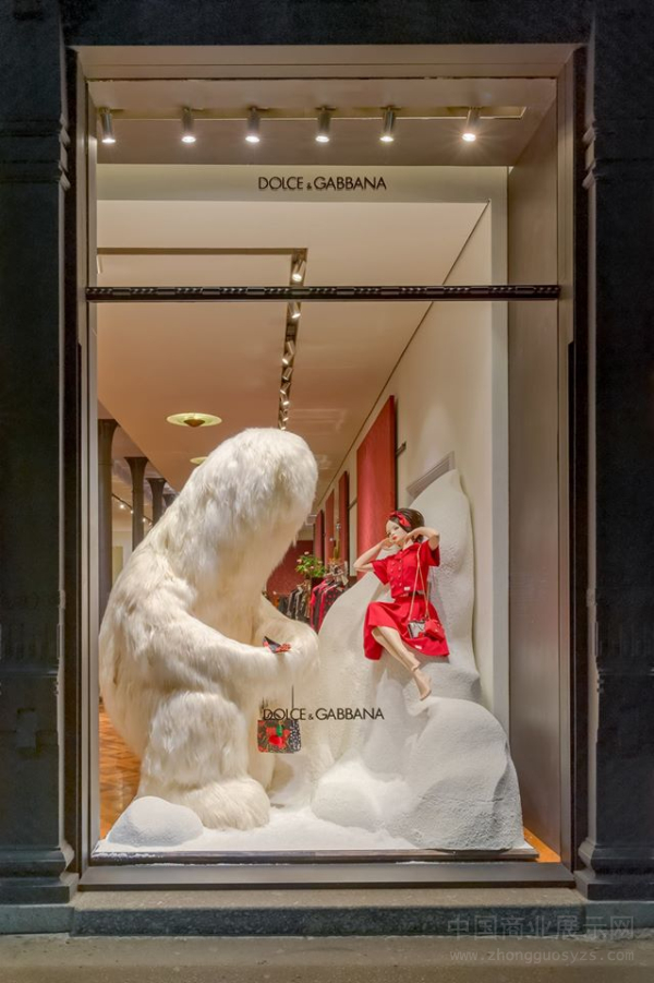 DOLCE & GABBANA橱窗设计