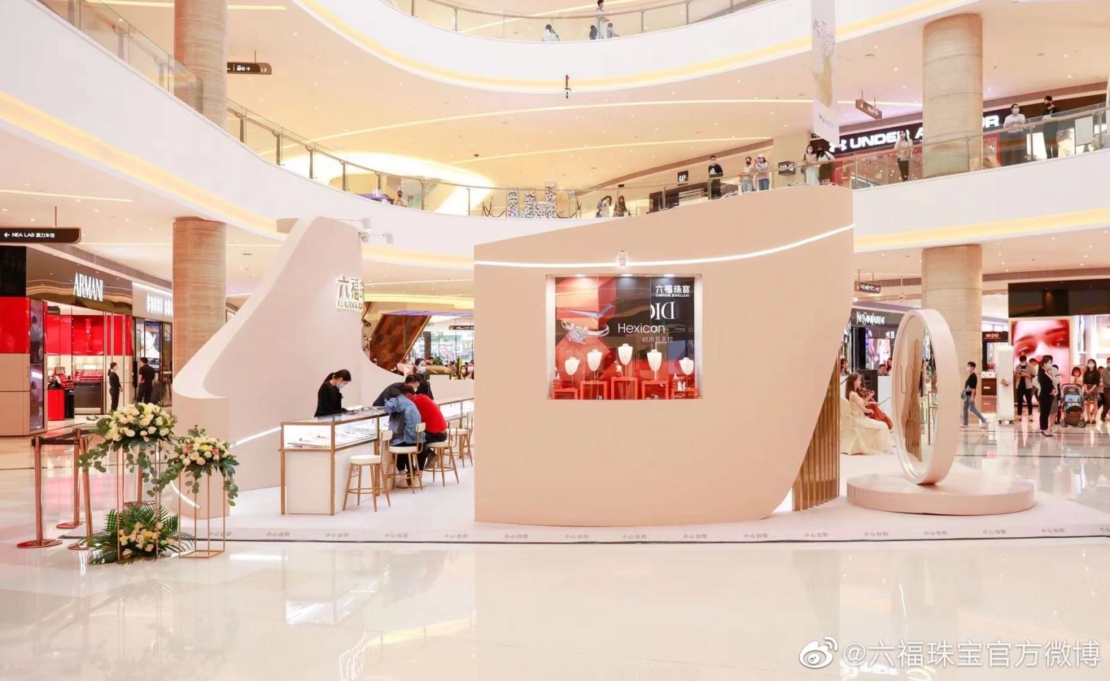 珠宝陈列赏析:夏日绽放,共享璀璨珠宝世界